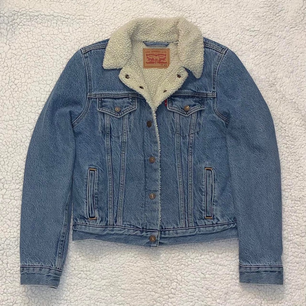 Levi’s Sherpa Trucker Jacket size XS